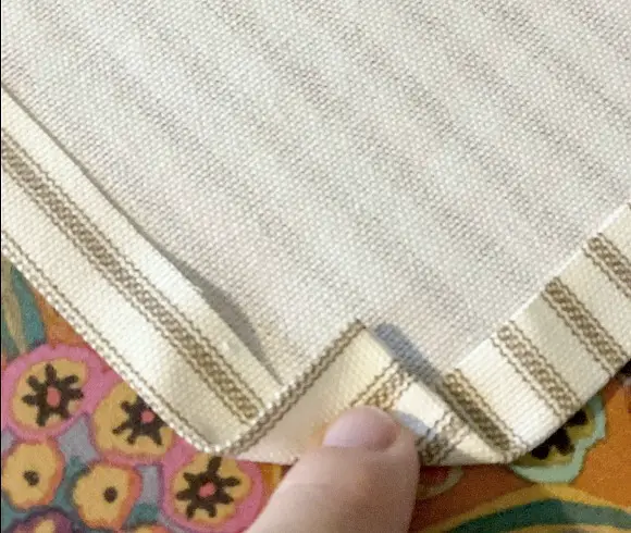 Κάντε το δικό σας DIY τσαγιού πετσέτες σε κοντινή απόσταση από το πώς να διπλώσετε τις γωνίες στο MITER